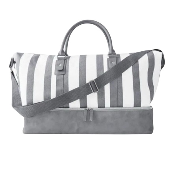Ulta Beauty Handbags - Ulta Striped Weekend Bag Gray White Spacious Travel Tote Lightweight carryall